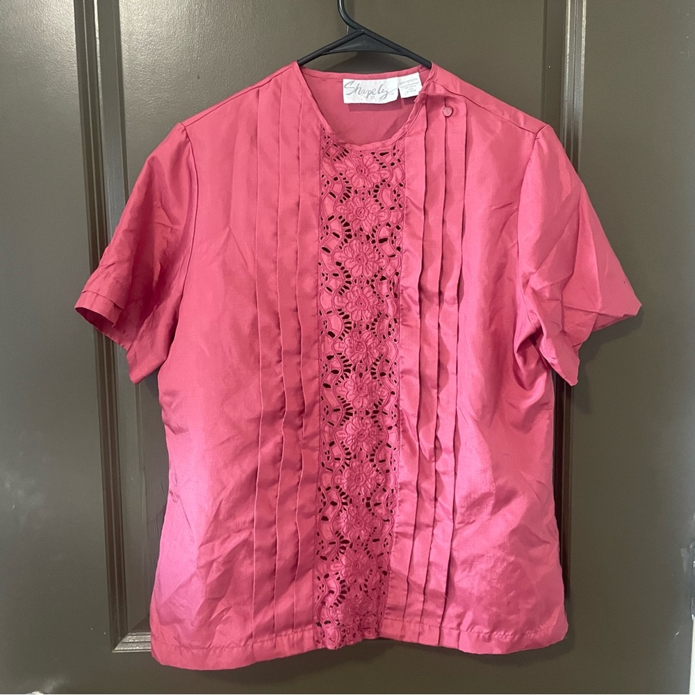 Shapely Chic Pink Blouse with Lace Detail Hidden Button Up Size 12